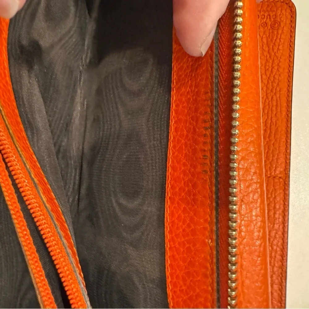 GUCCI women’s long wallet interlocking G pebbled leather Orange EUC